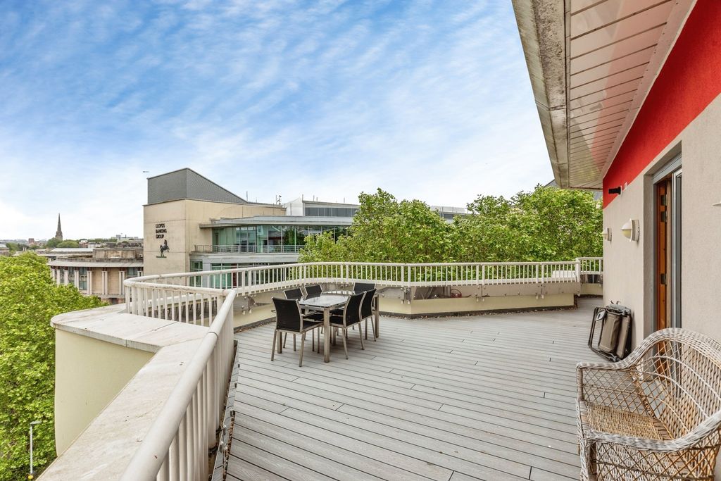 Property photo 1 of 16 Pbox-Img.Jpg