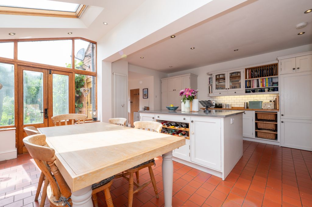 Property photo 3 of 24 Kitchen/Diner