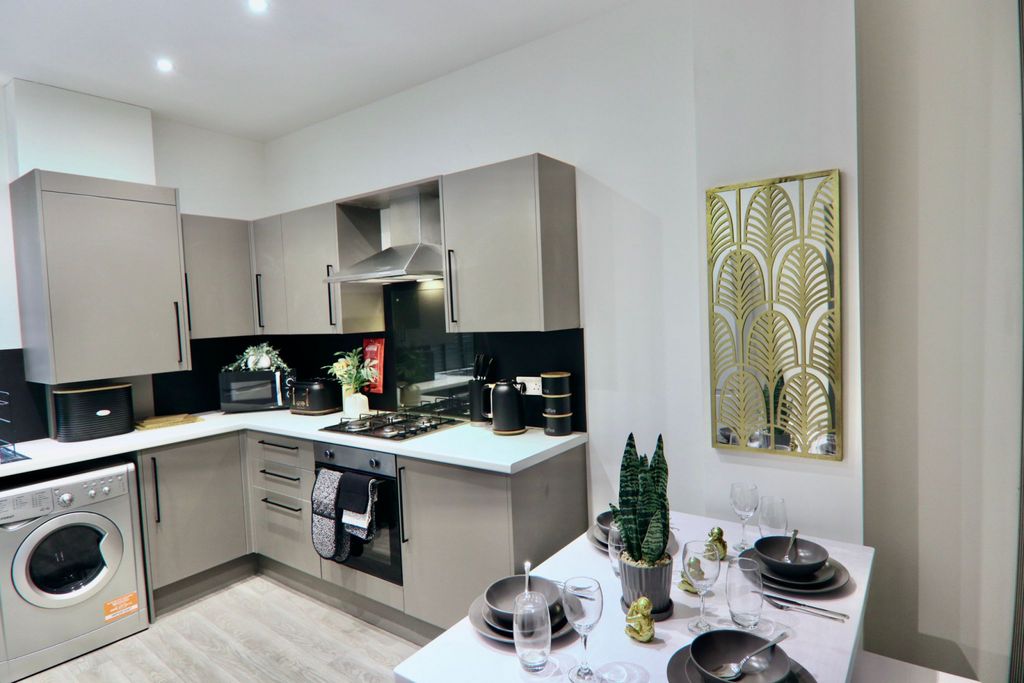 Property photo 2 of 6 Shared Kitchen
