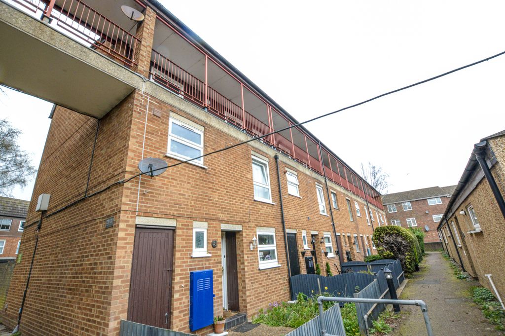 Property photo 1 of 9 9-Dsc_1148