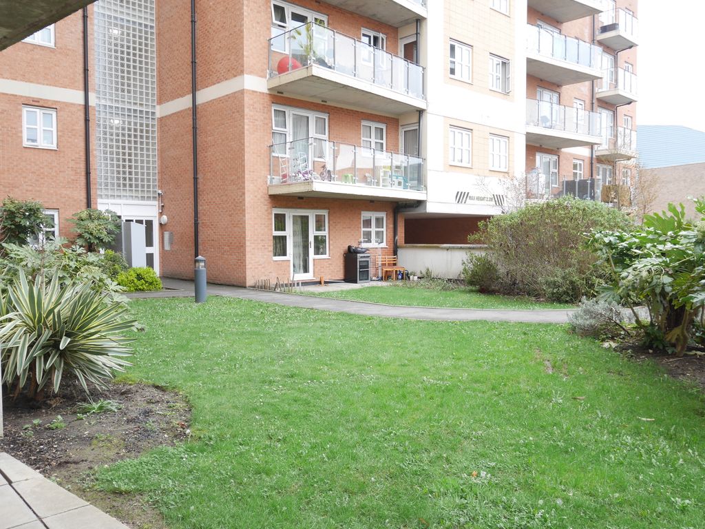 Property photo 2 of 11