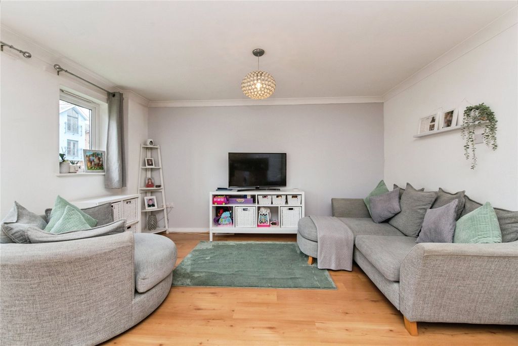 Property photo 2 of 12 Picture No. 11