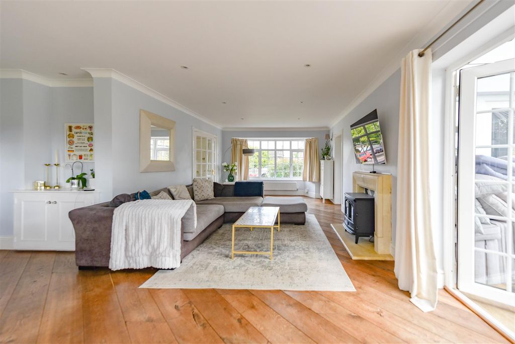 Property photo 2 of 29