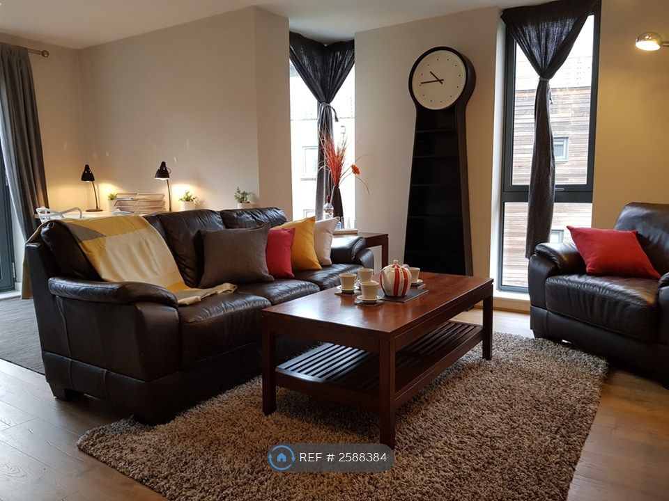 Property photo 3 of 28 Living Area