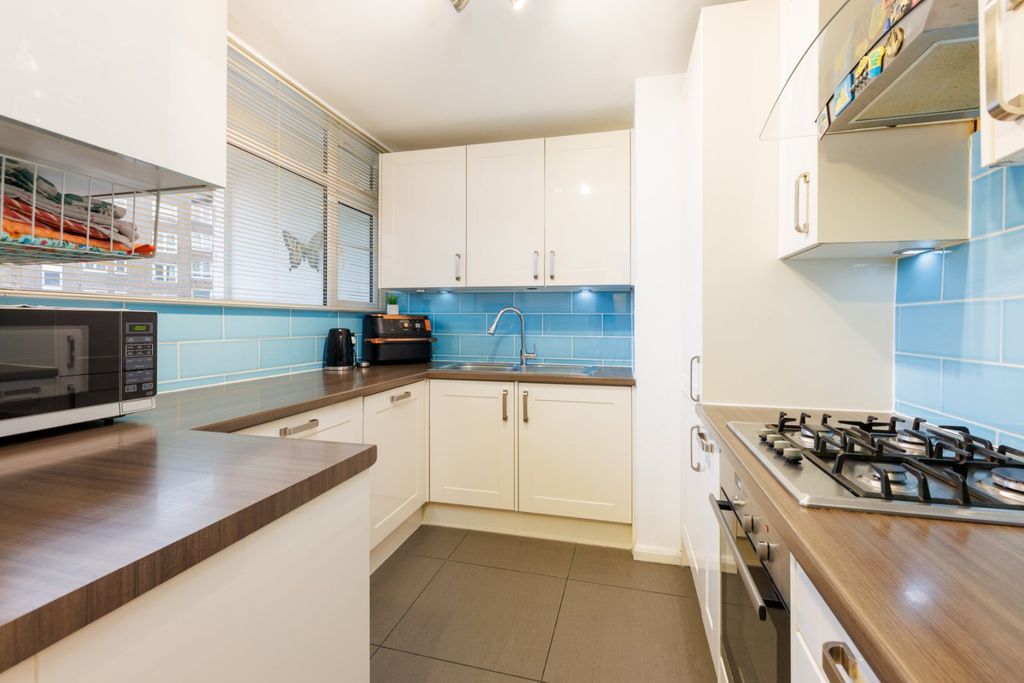 Property photo 3 of 8