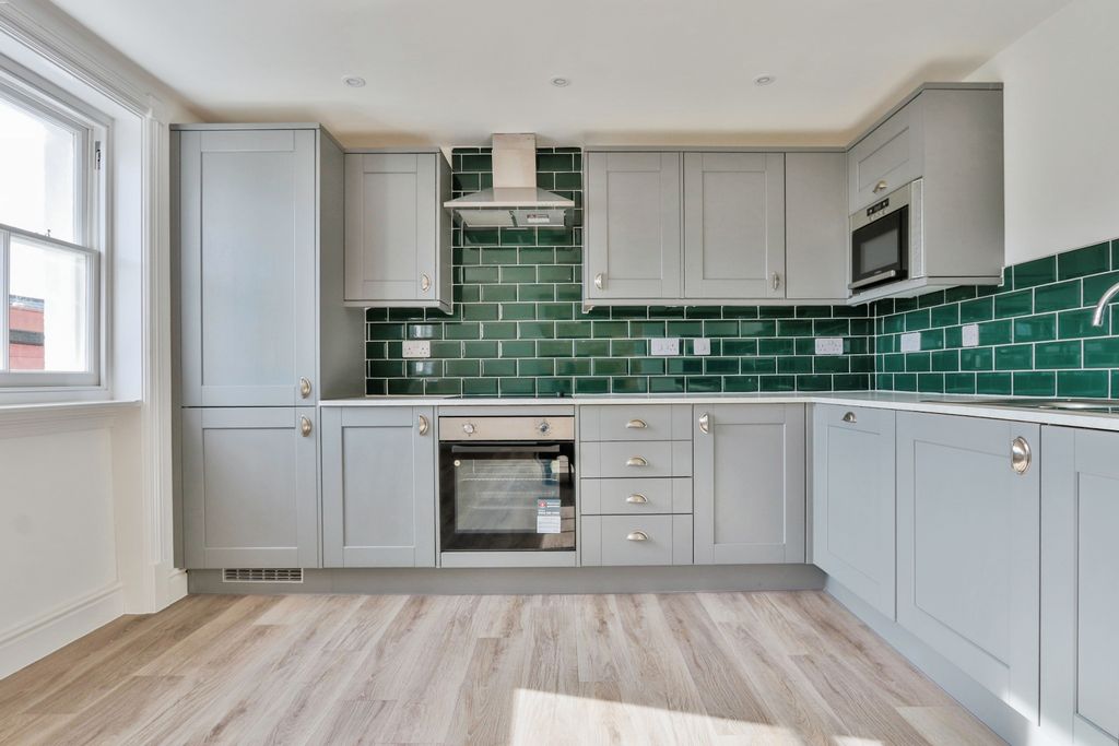 Property photo 1 of 17 Photography