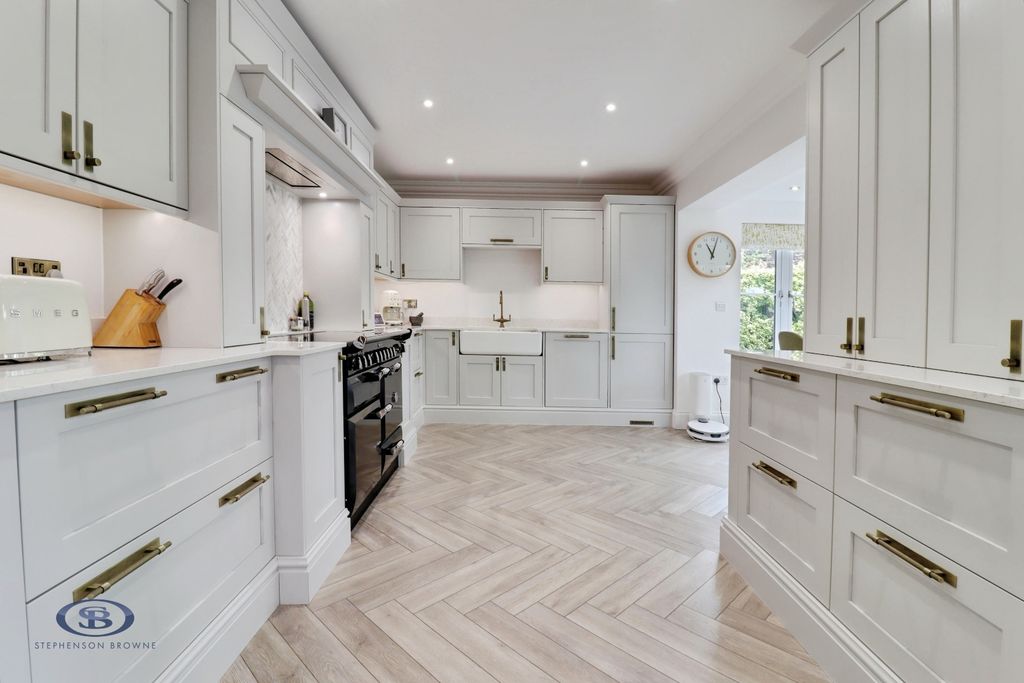 Property photo 3 of 44 Pbox-Img.Jpg