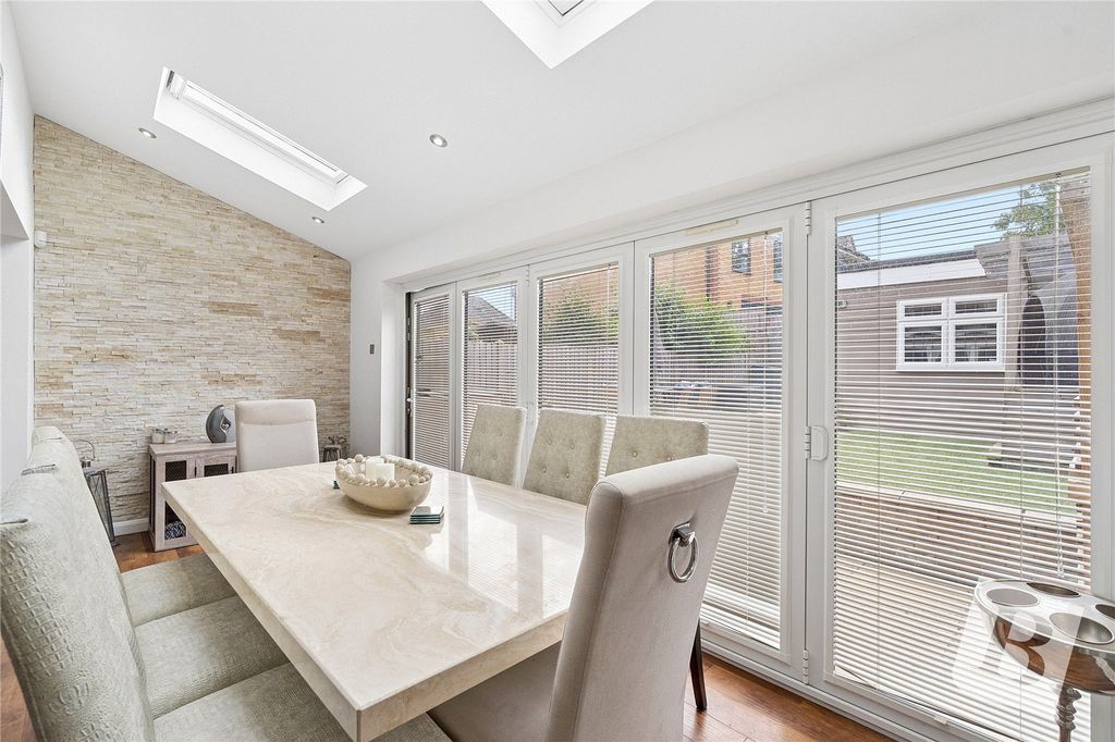 Property photo 3 of 19 Dining Room