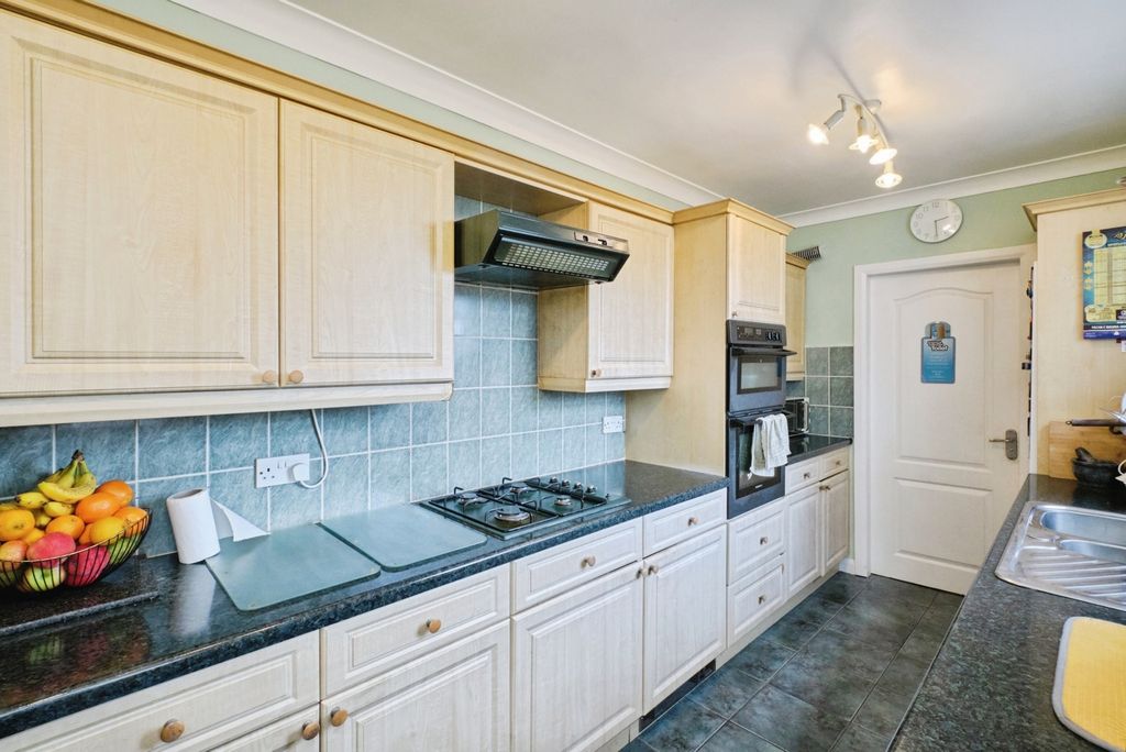 Property photo 2 of 20 Pbox-Img.Jpg