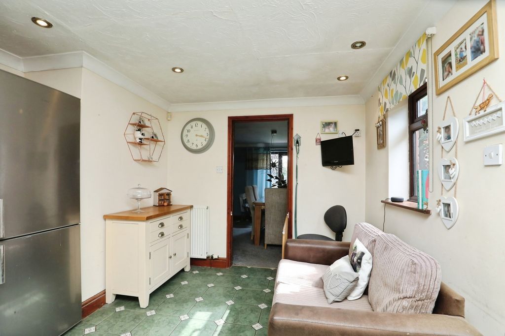 Property photo 3 of 14 Photo