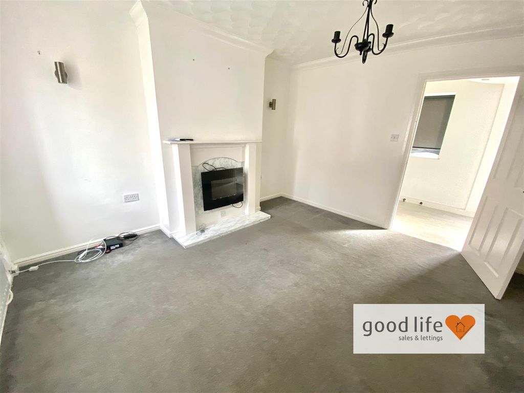 Property photo 3 of 9 20251006_113254695_Ios94Renfrew.Jpg