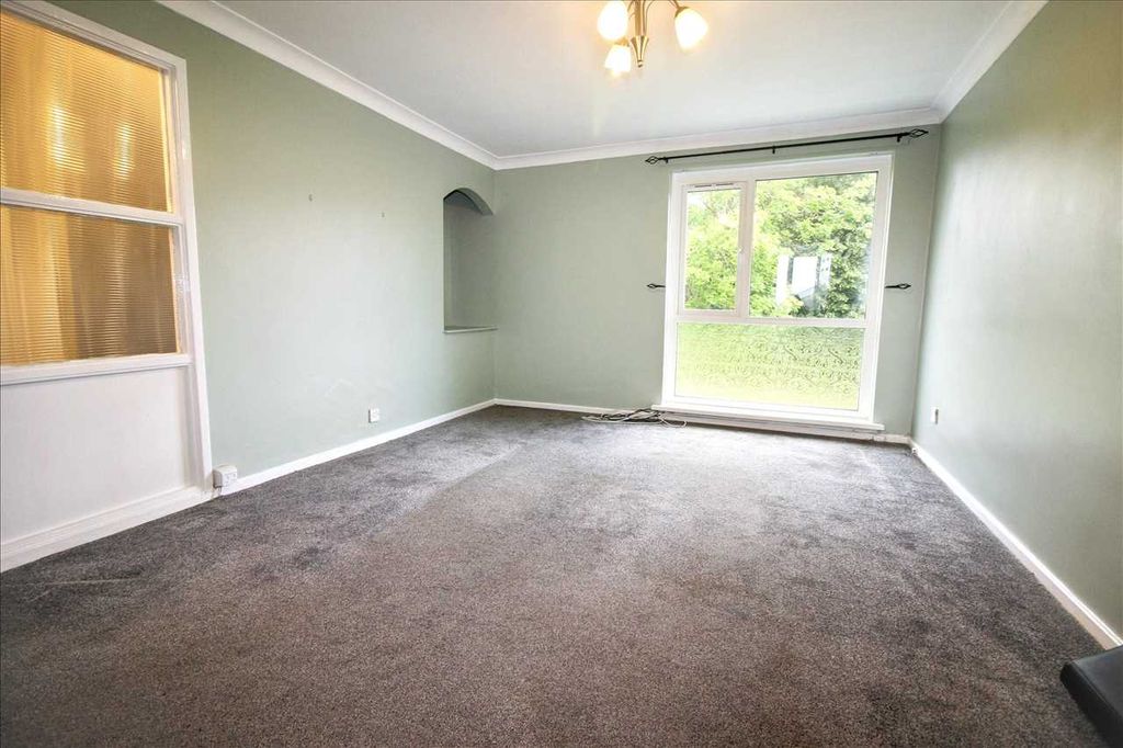 Property photo 3 of 7 Lounge