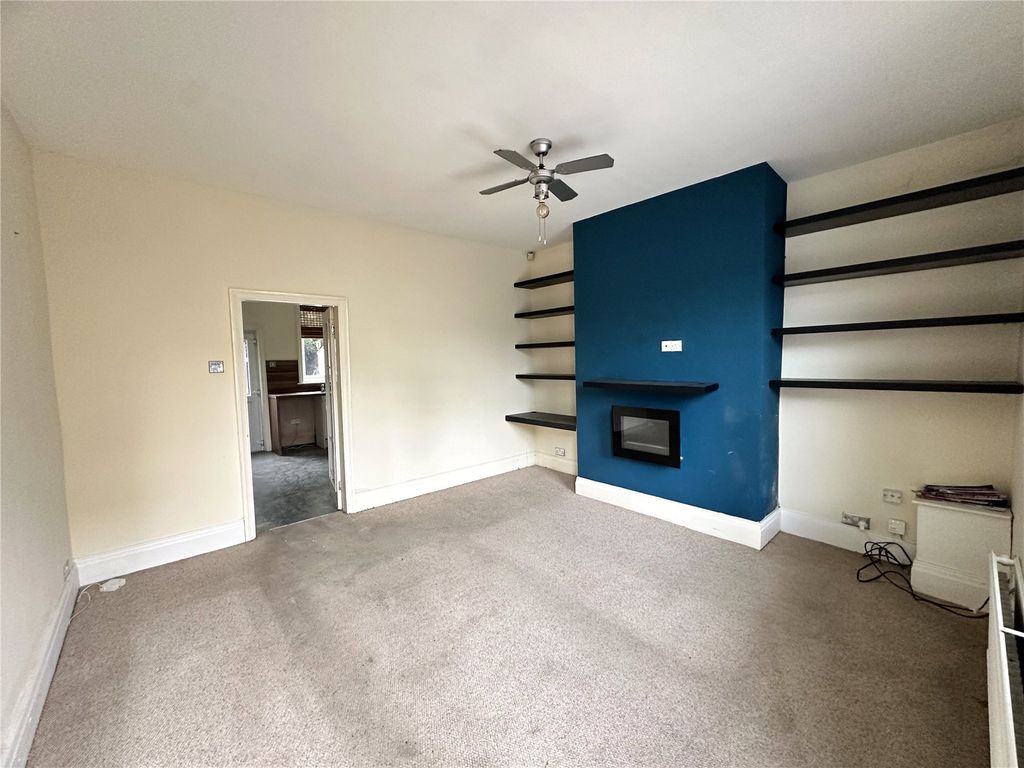 Property photo 2 of 15 Picture No. 01