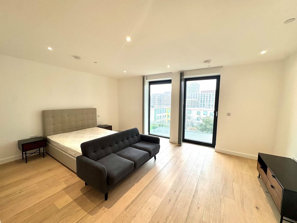 Property photo 3 of 9 Photo 8