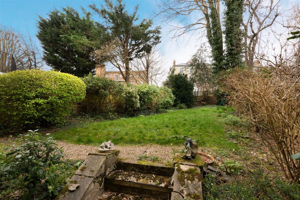 Property photo 2 of 3