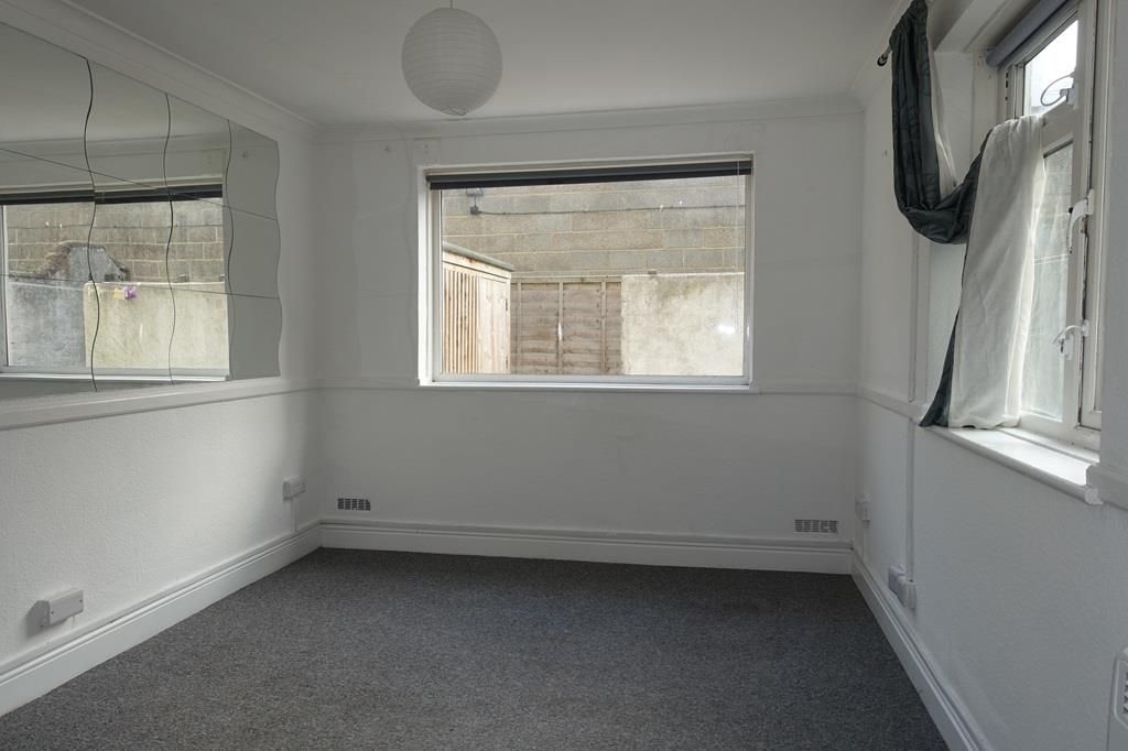 Property photo 2 of 12 Bedroom