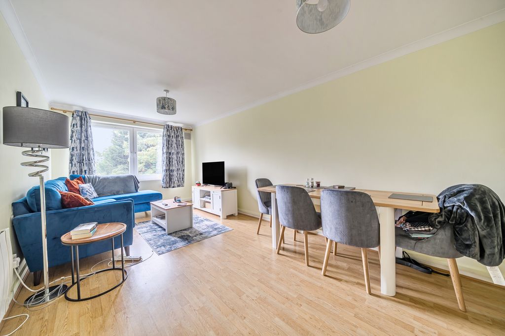 Property photo 3 of 14 Reception