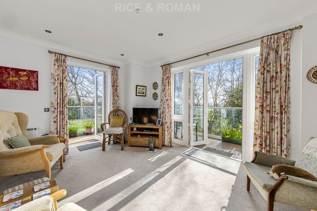 Property photo 2 of 20