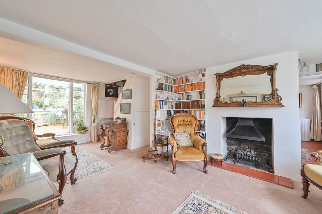 Property photo 2 of 24