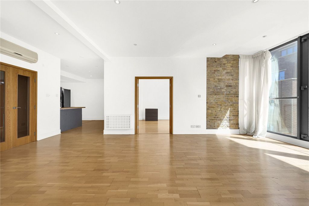 Property photo 2 of 14 Picture No. 76