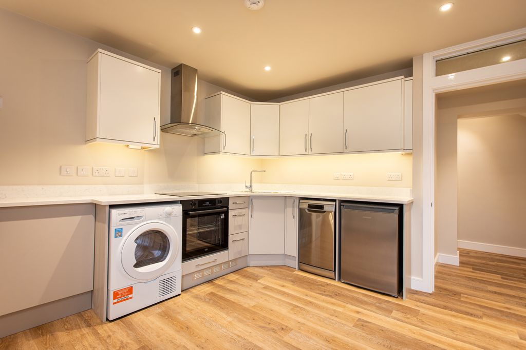 Property photo 2 of 7 Kitchen