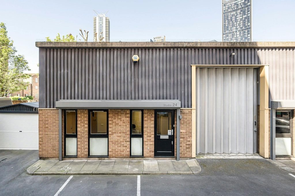 Property photo 1 of 13 Studio 24, 87 Crampton Street External 2.Jpg