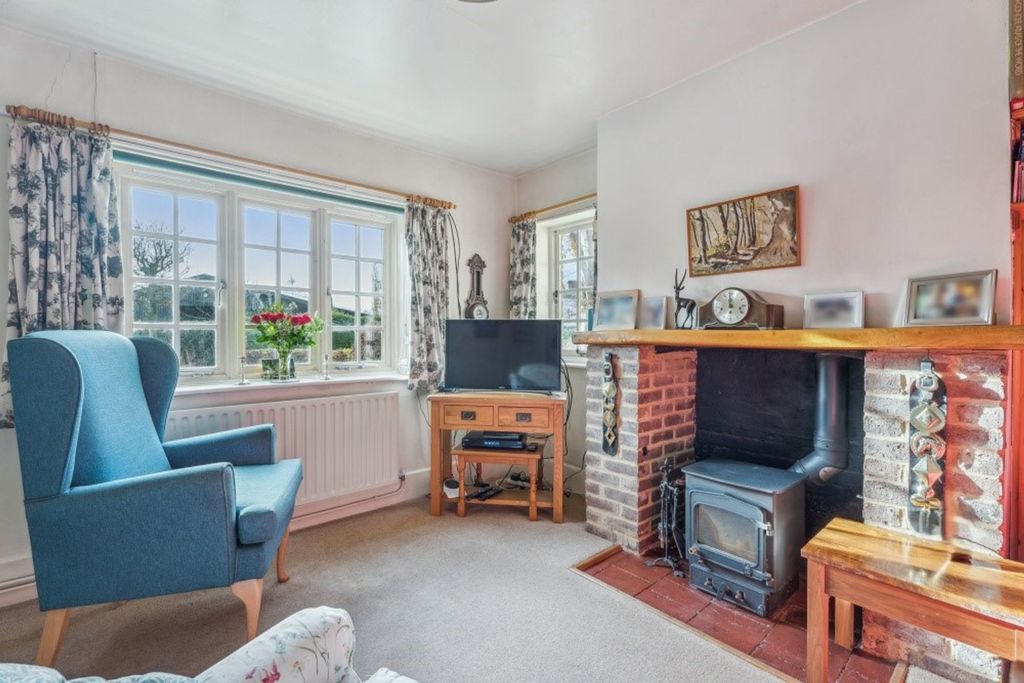 Property photo 3 of 18 Sitting Room