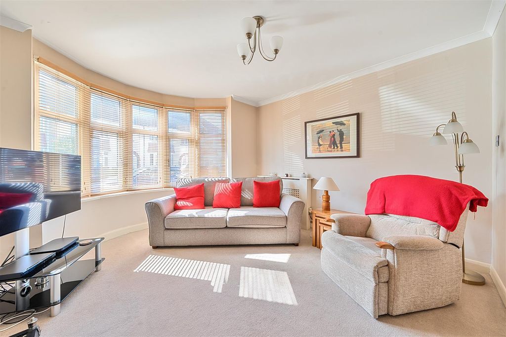 Property photo 3 of 22 1442304-13-69Dcbabbea2ce.Jpg