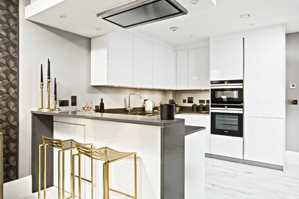 Property photo 2 of 9 Photo