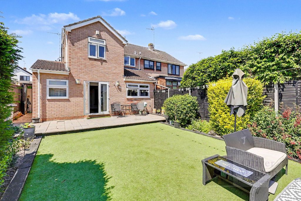 Property photo 2 of 40