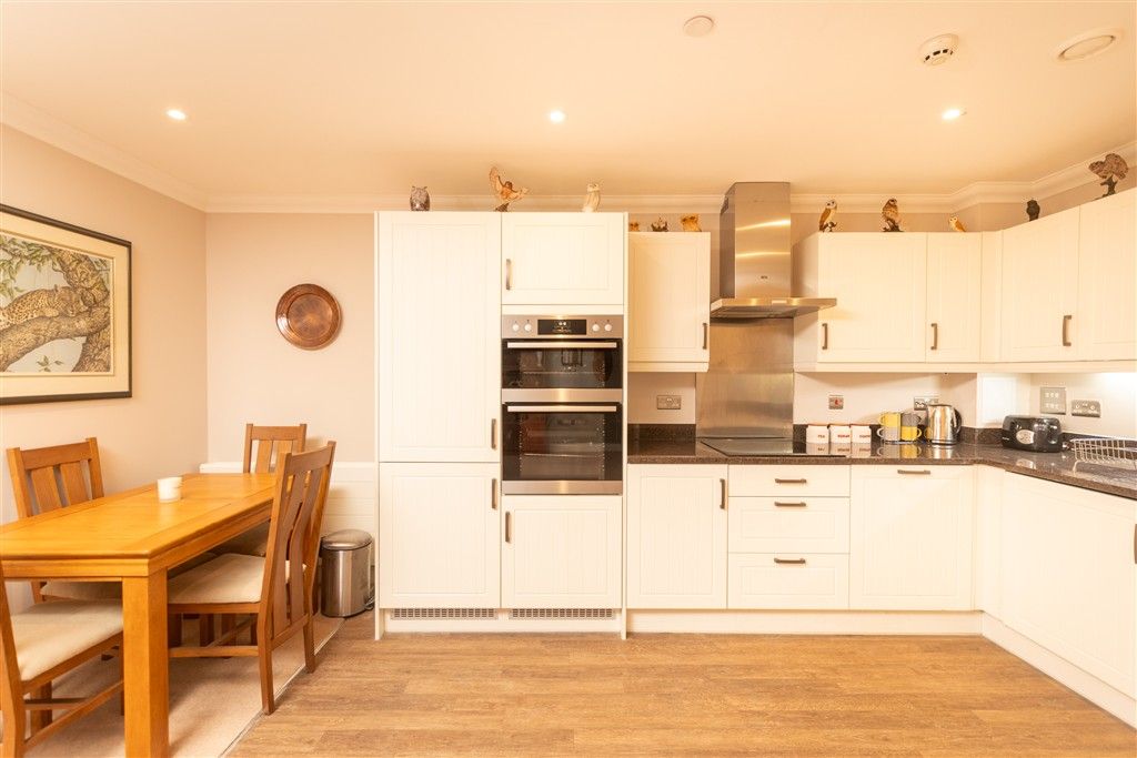 Property photo 2 of 7 Kitchen