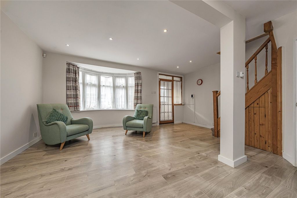 Property photo 2 of 18 Picture No. 12