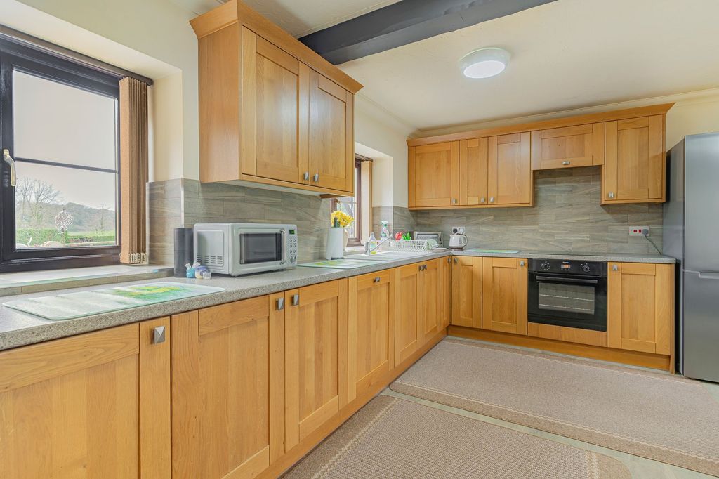 Property photo 3 of 26