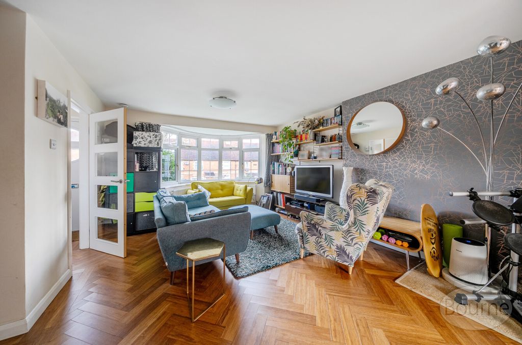 Property photo 2 of 14 01B381c4-3088-482...