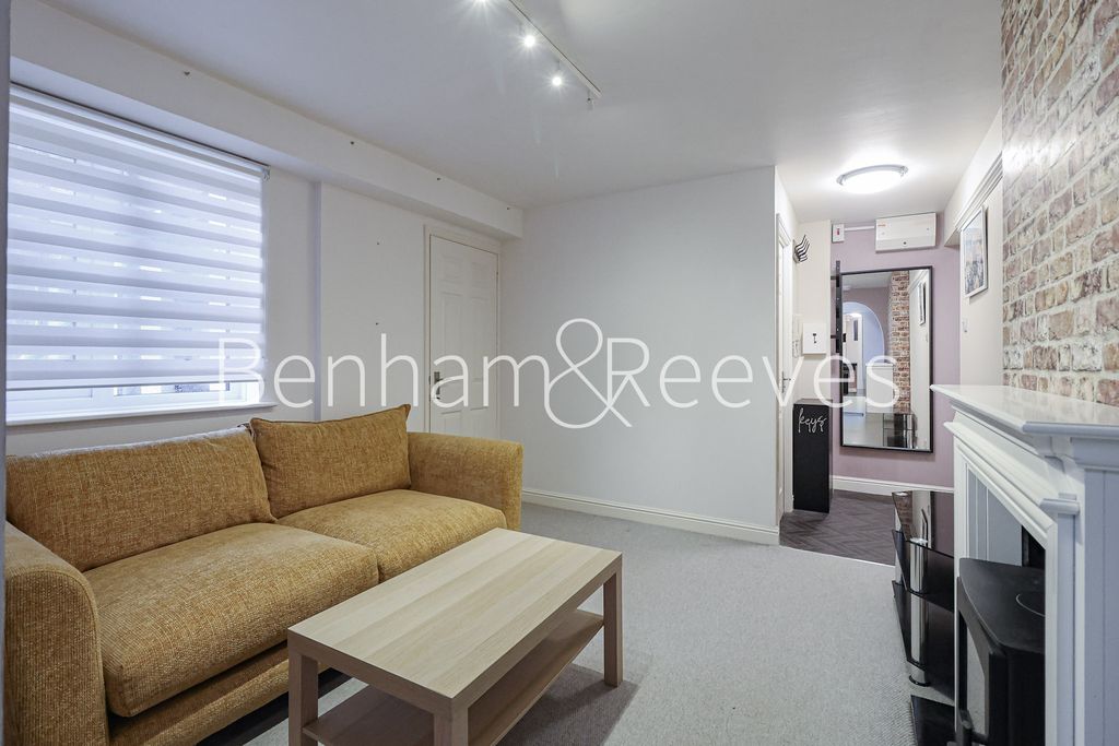 Property photo 2 of 9