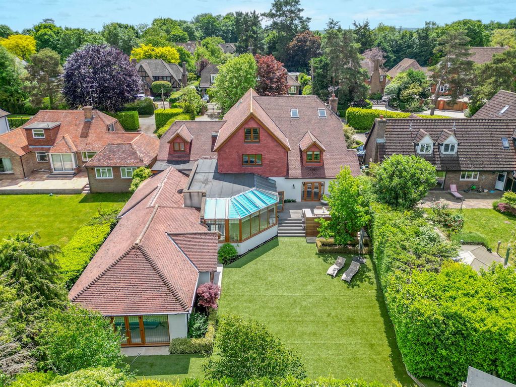 Property photo 3 of 49