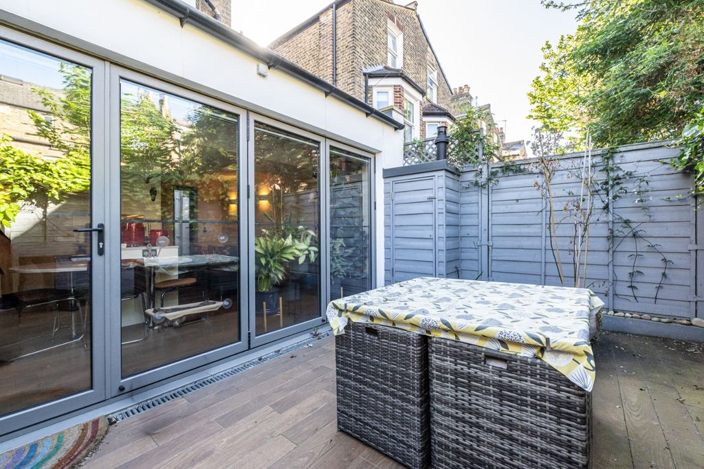 Property photo 2 of 25 5107325