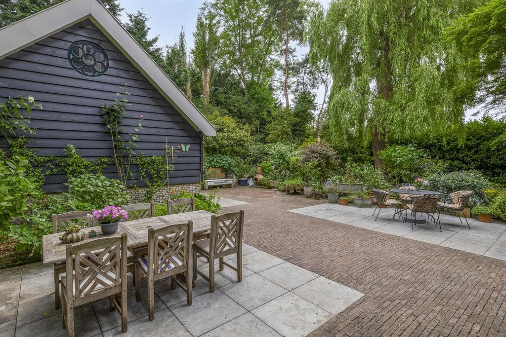 Property photo 3 of 66