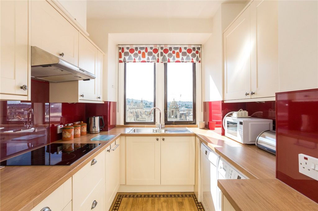 Property photo 2 of 11 Kitchen