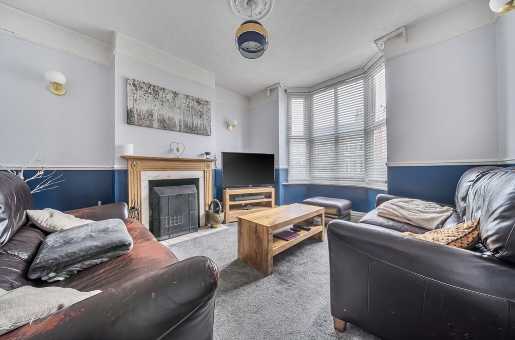 Property photo 2 of 24 1400771-3-697Ca2E727B37