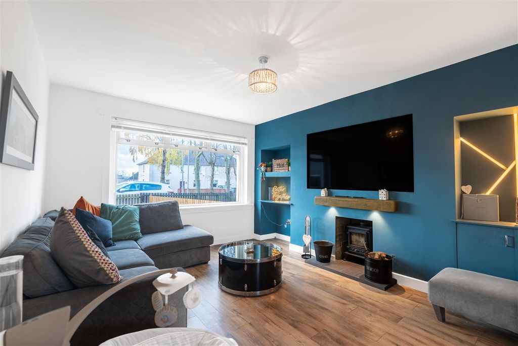 Property photo 3 of 19 Lounge.Jpg