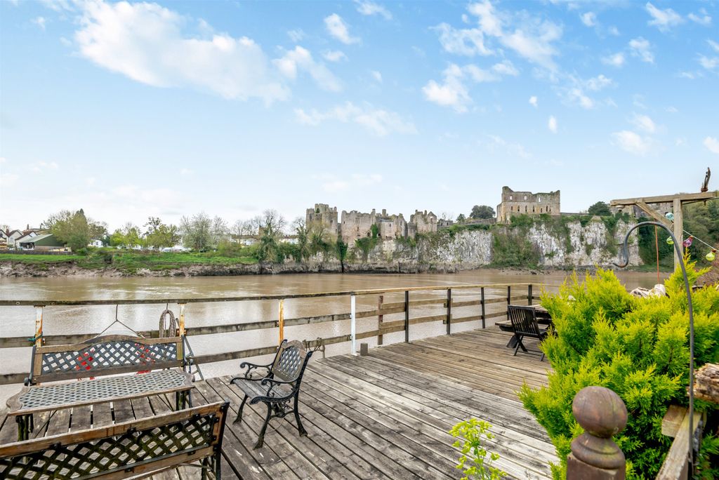 Property photo 2 of 22