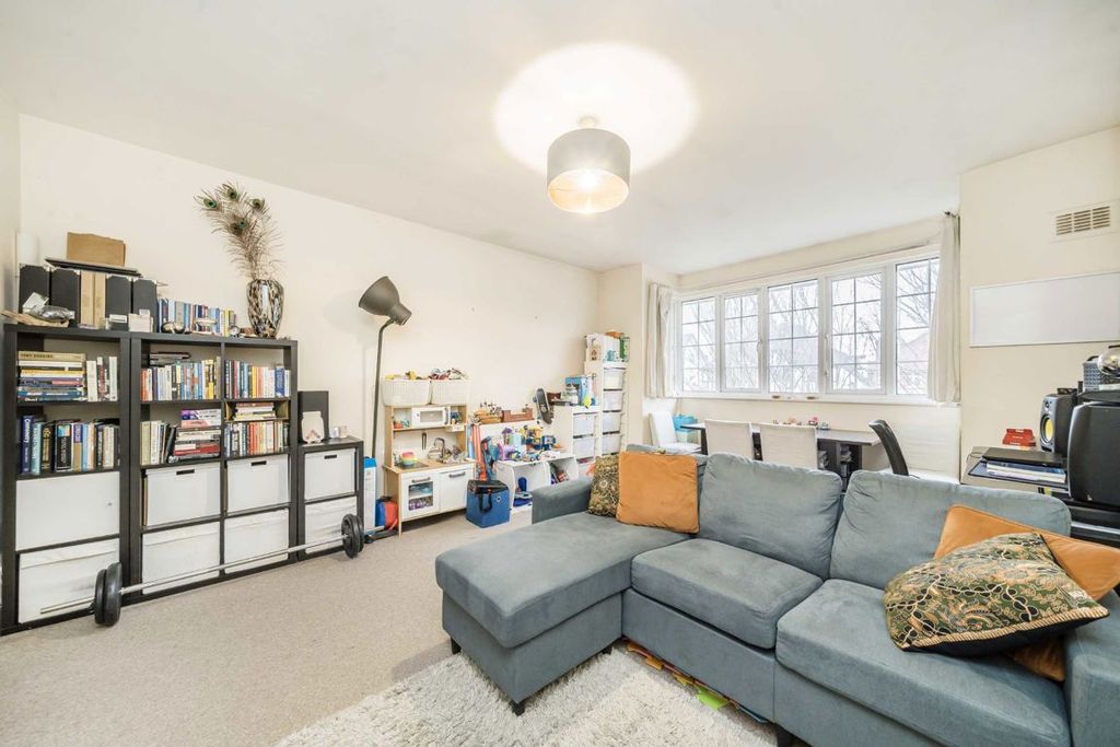 Property photo 2 of 6