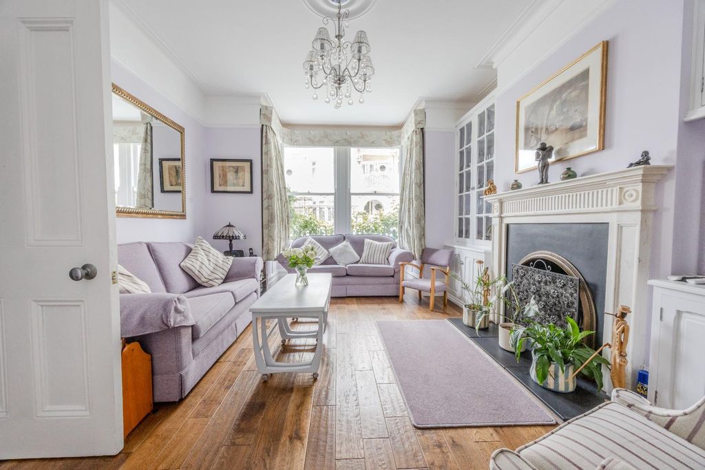 Property photo 2 of 38