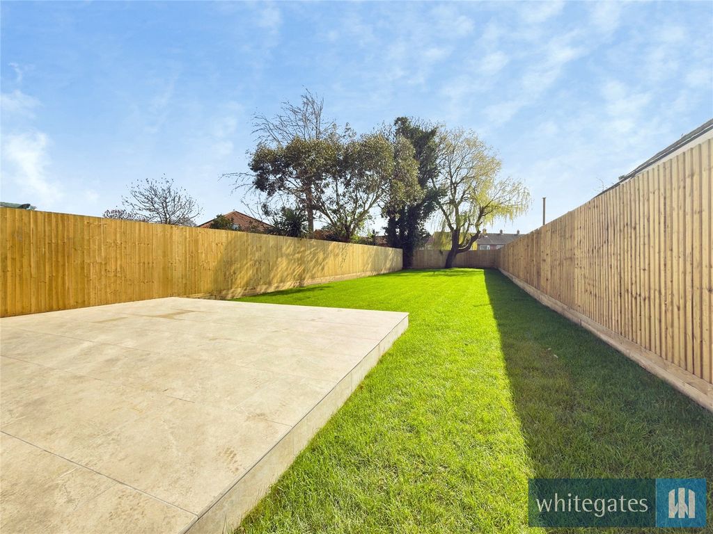 Property photo 2 of 24 Picture No. 06