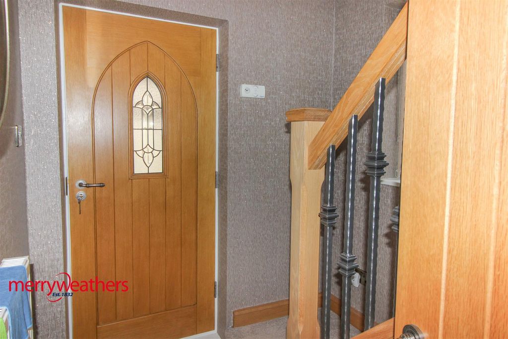 Property photo 2 of 20 Hallway