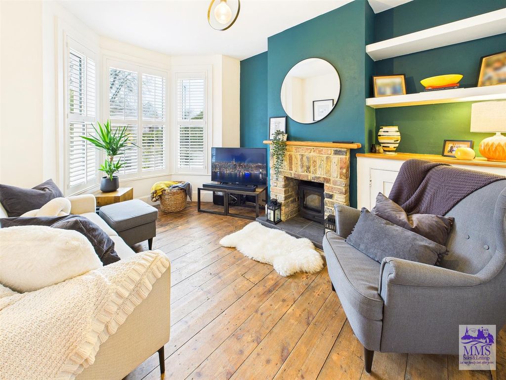 Property photo 2 of 19 Cam04098G0-Pr0130-Still001.Jpg