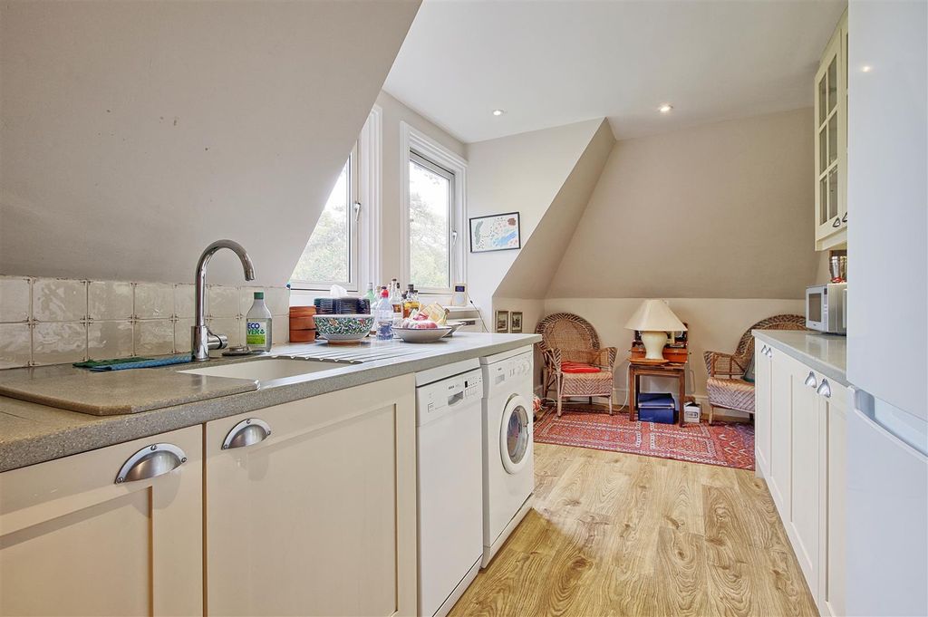 Property photo 3 of 16 Kitchen.Jpg