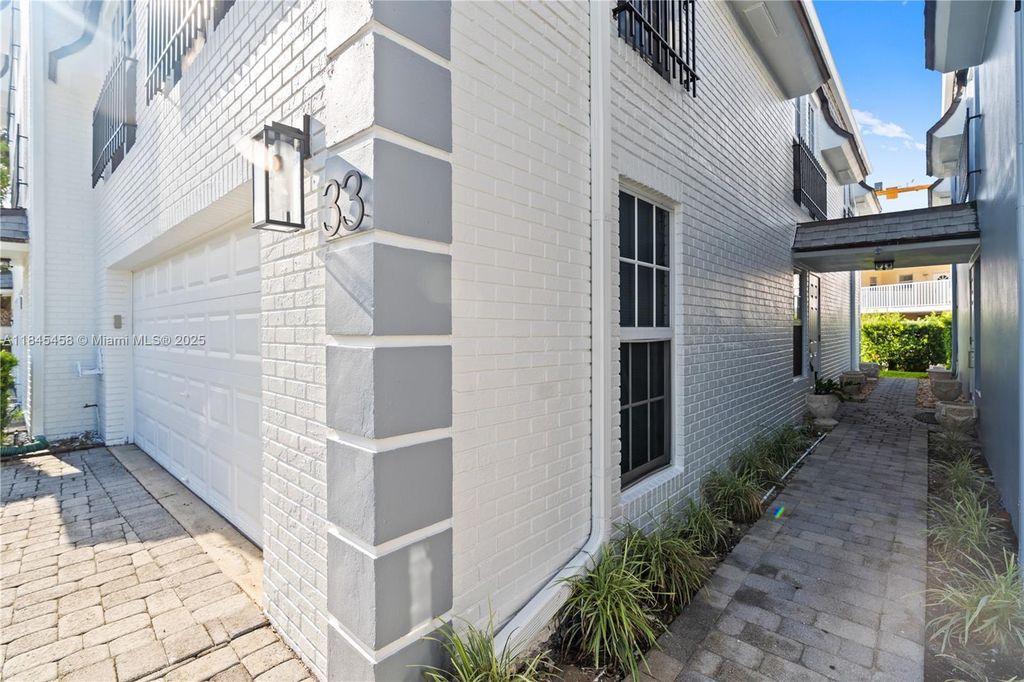 Property photo 2 of 32 <Alttext/>