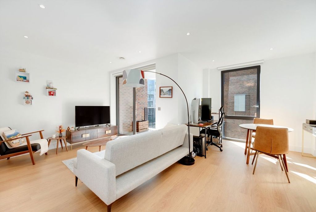 Property photo 2 of 9